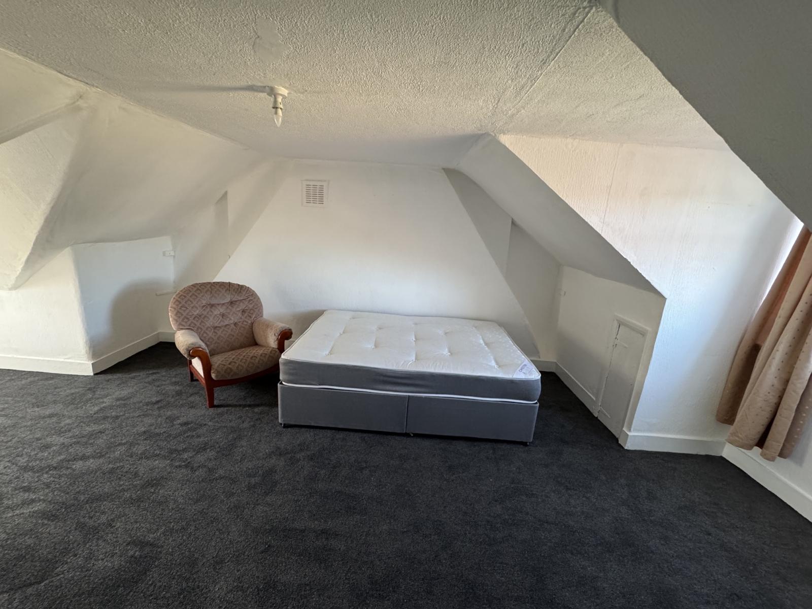 Flat Leigham Vale in Greater London