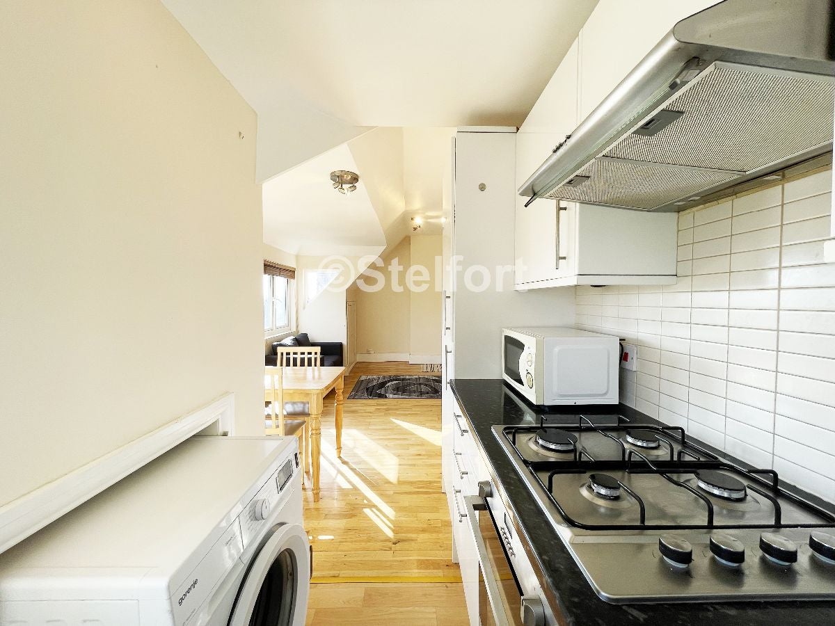 Flat The Ridgeway in Greater London