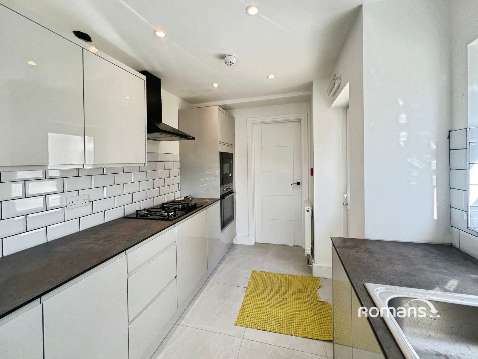 Room Roberts Road in High Wycombe