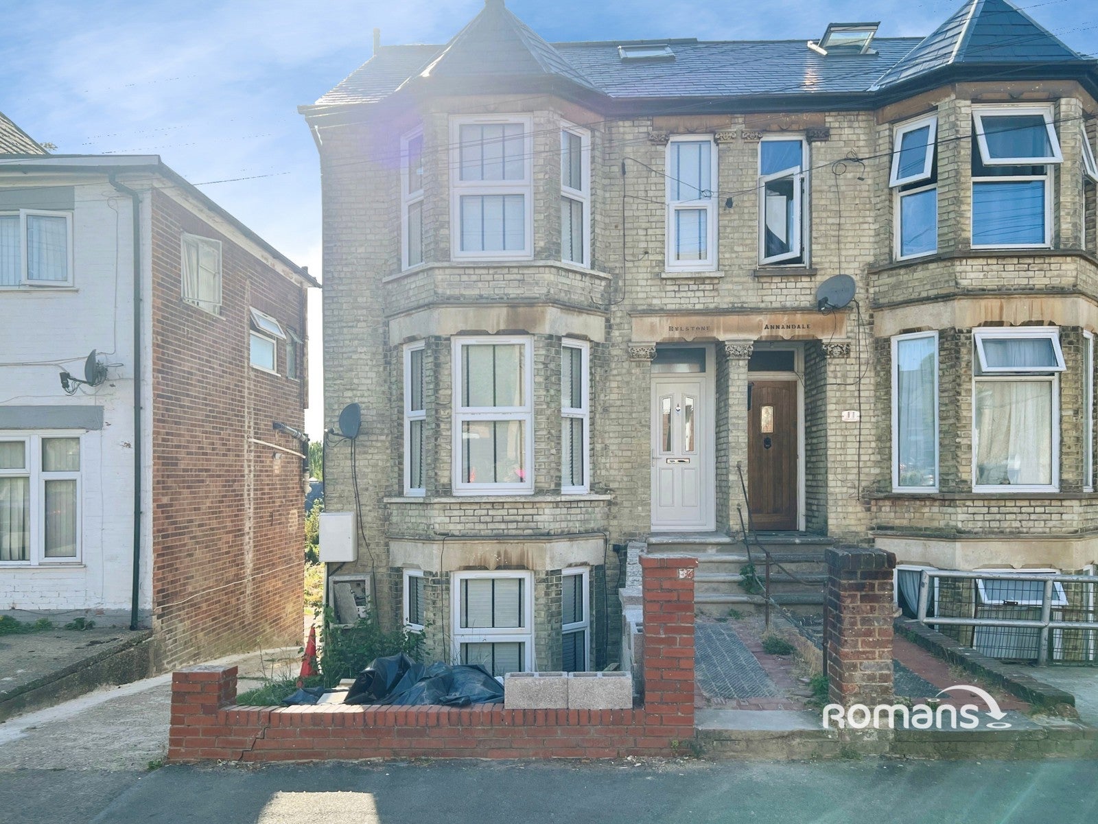 Room Roberts Road in High Wycombe