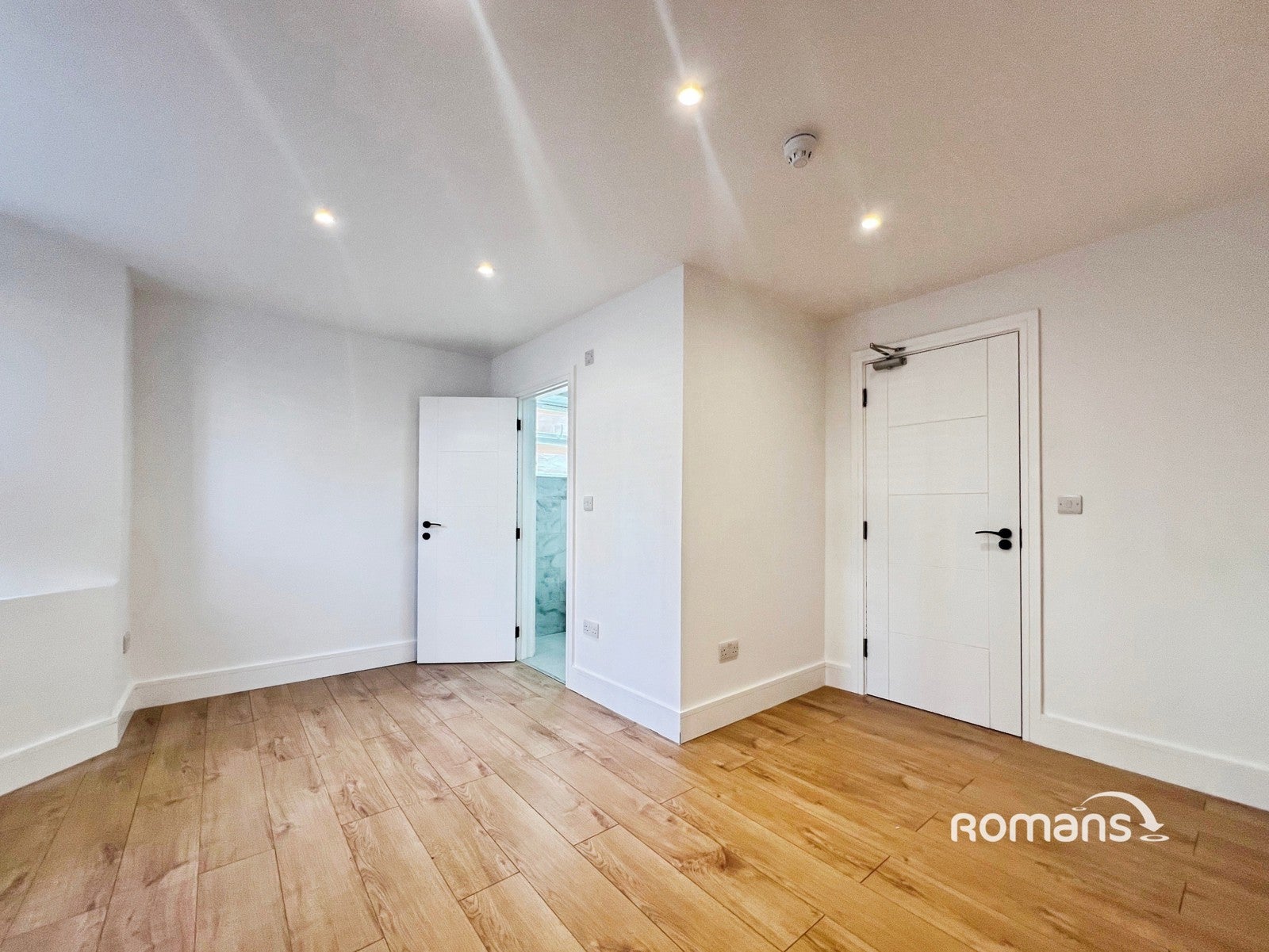 Room Roberts Road in High Wycombe