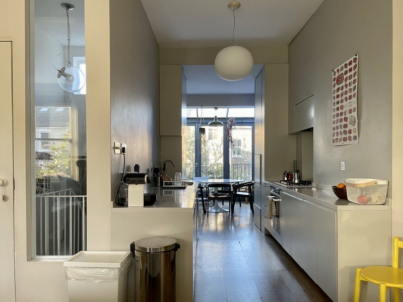 Room Devonport Road in Greater London
