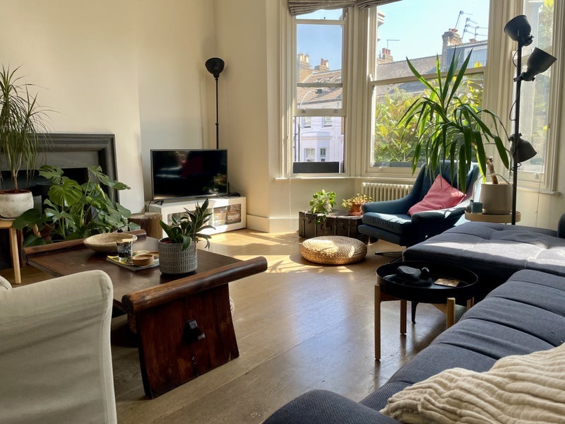 Room Devonport Road in Greater London