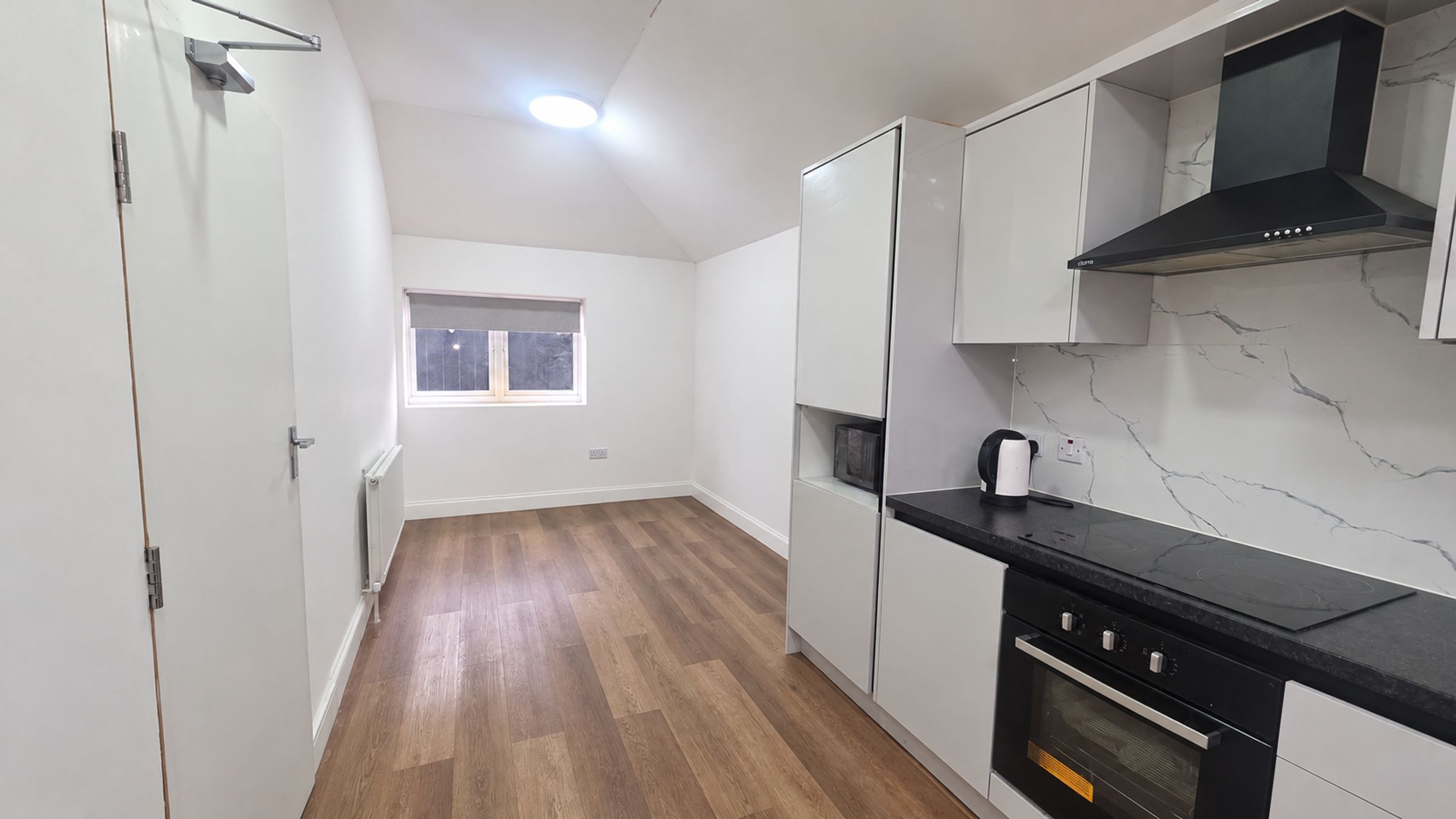 House Ashurst Drive in Greater London