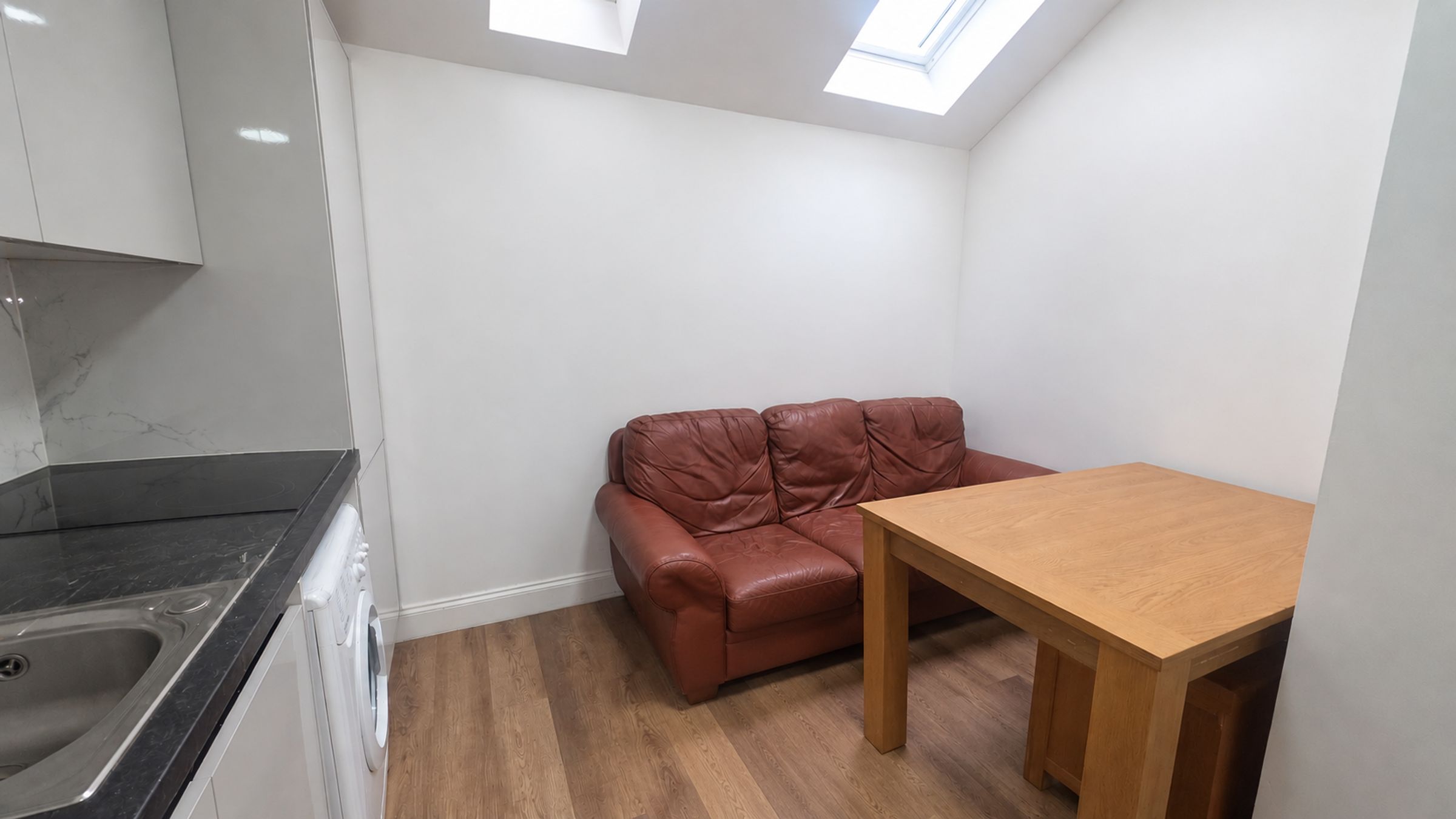 House Ashurst Drive in Greater London