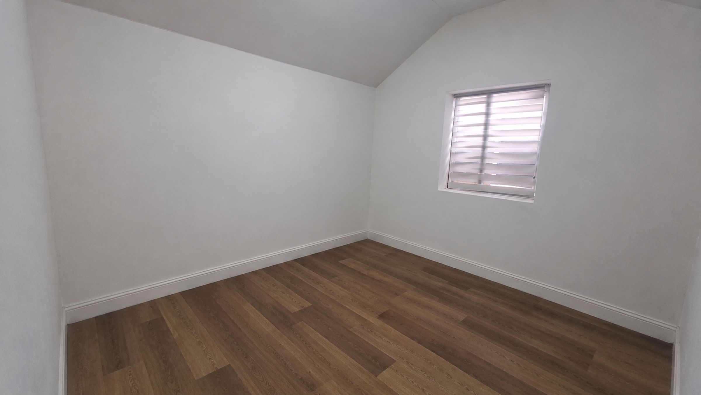 House Ashurst Drive in Greater London