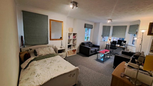 Flat Wilmslow Road in Manchester