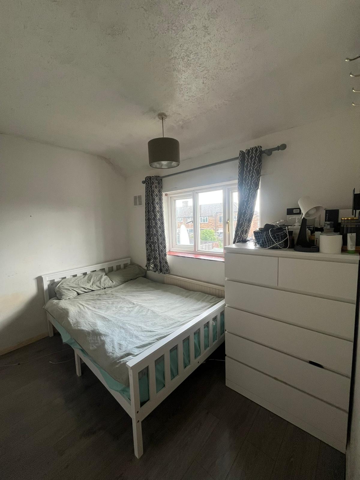 Room North Hill Drive in Greater London