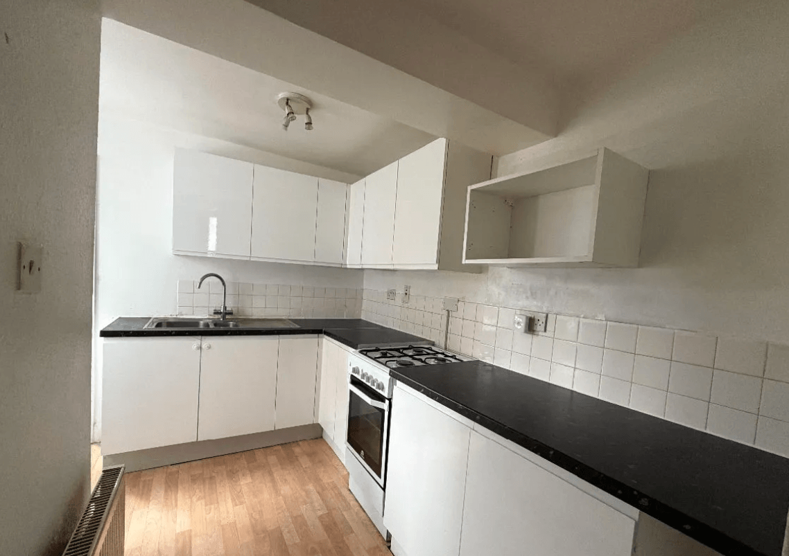 Flat Flaxman Road in Greater London