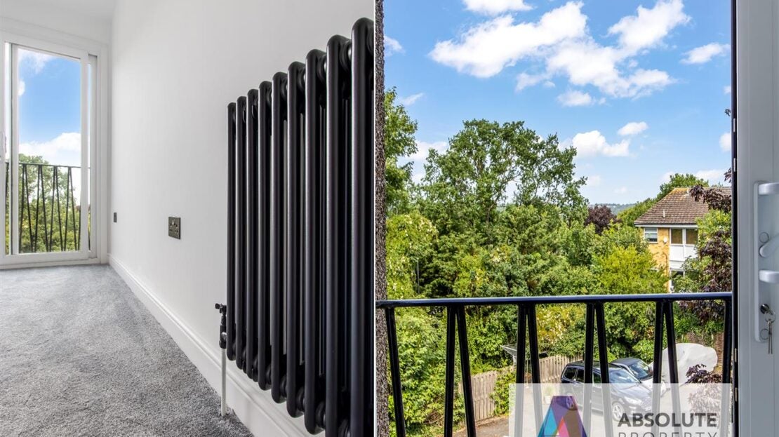 Room Dunraven Drive in Greater London
