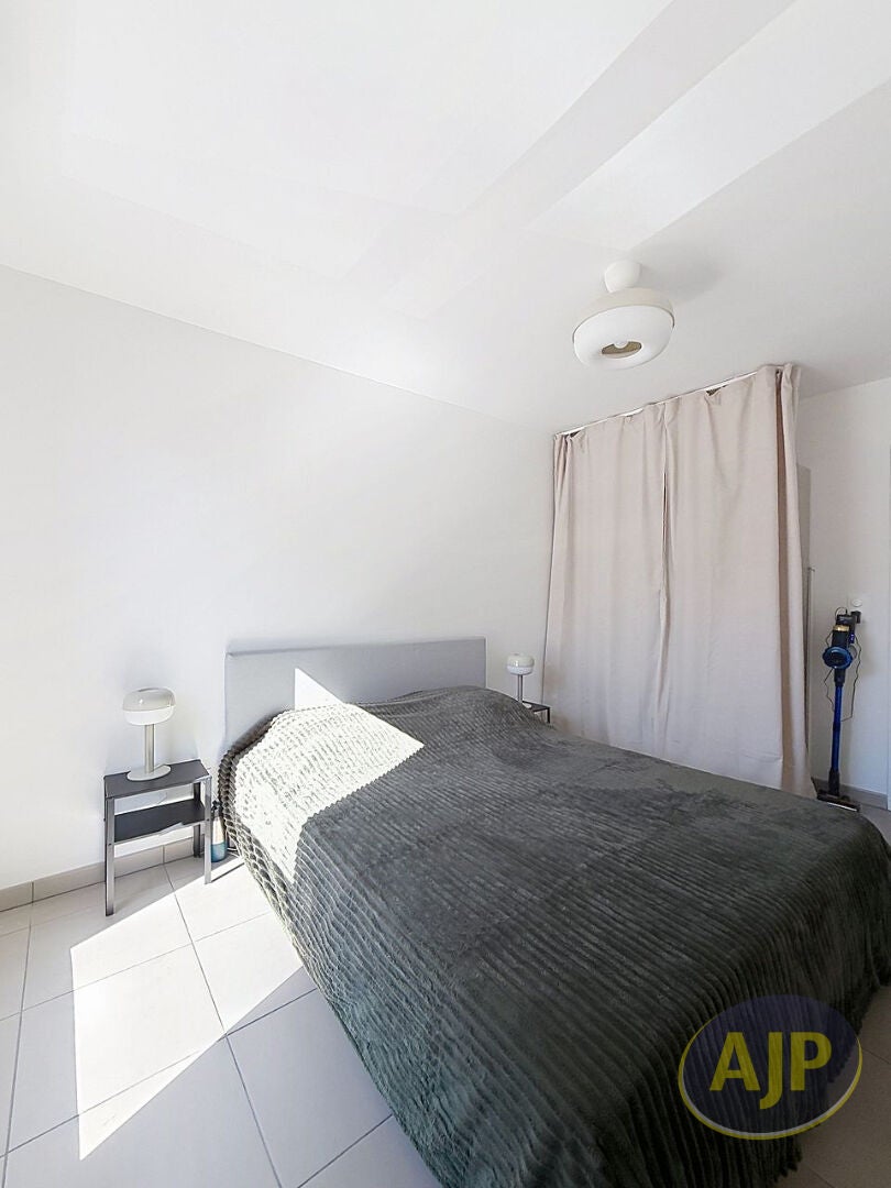 Appartement D 168 à Méry-ès-Bois