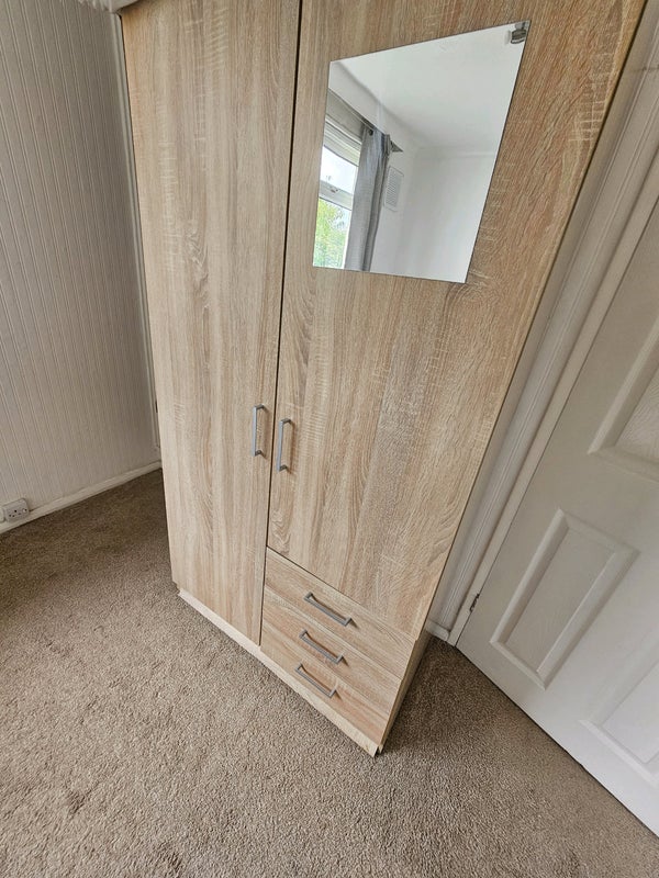 Room Rosgill Drive in Leeds