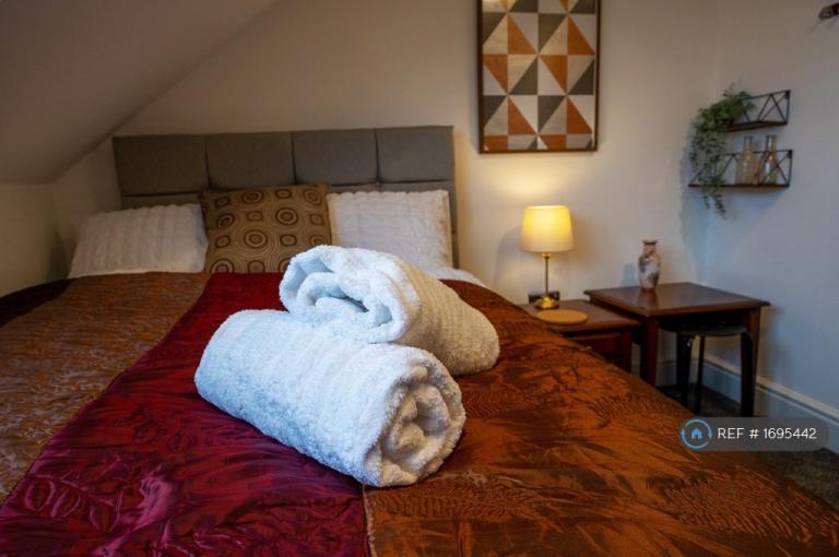 Room Priory Road in Liverpool
