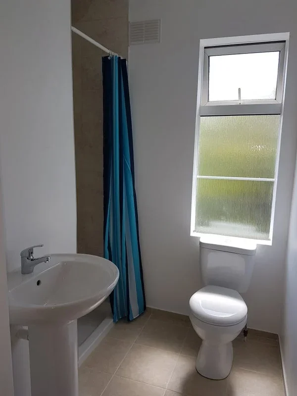 Room Kings Drive in Greater London
