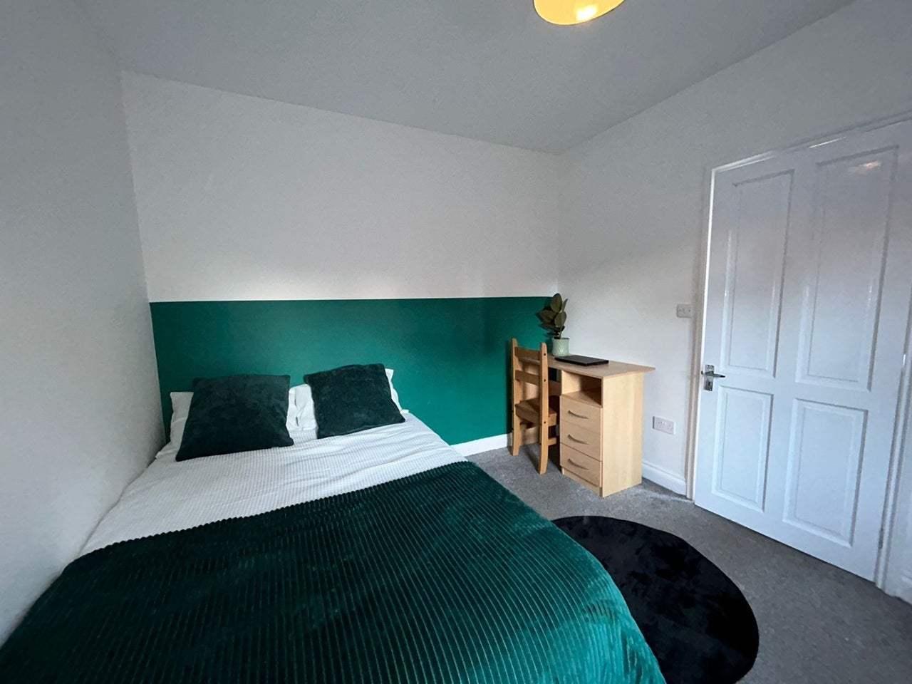 Room Raeburn Road in Leicester