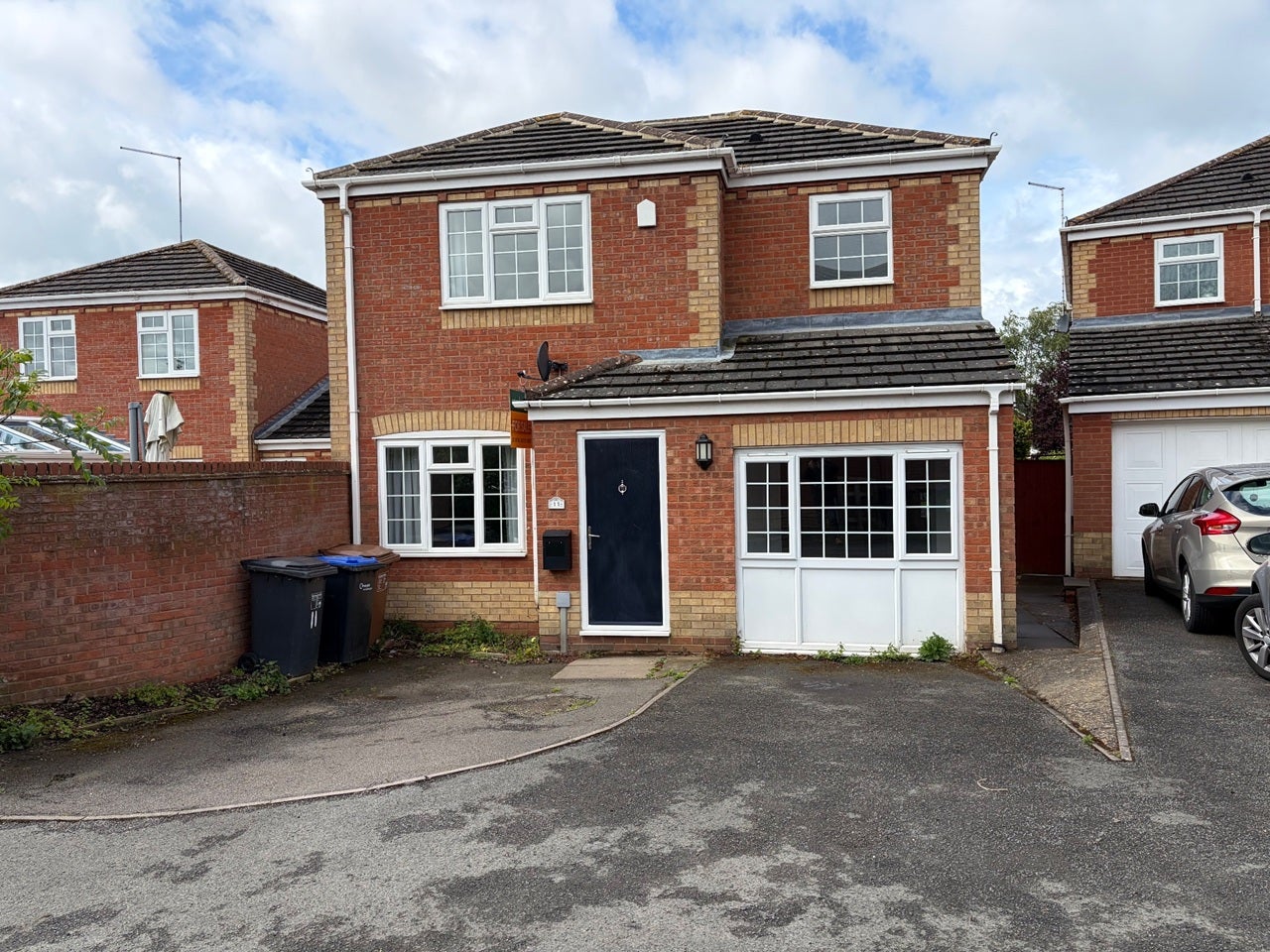 House Cross Waters Close in Wootton