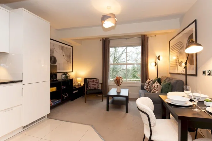 Flat Oak Hill in Greater London