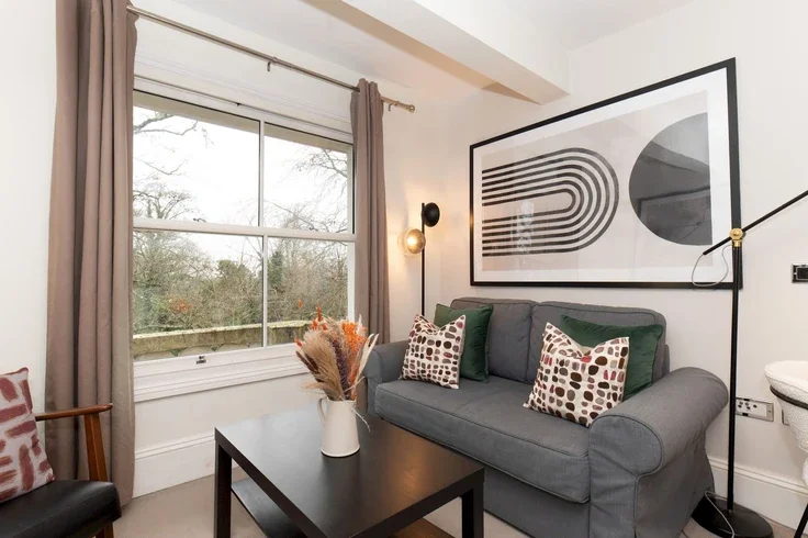 Flat Oak Hill in Greater London