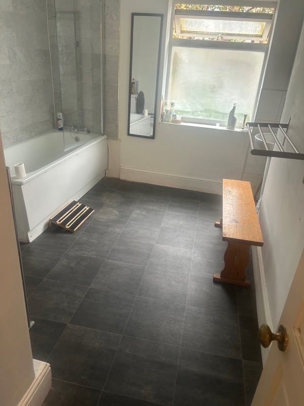 Room Pellerin Road in Greater London