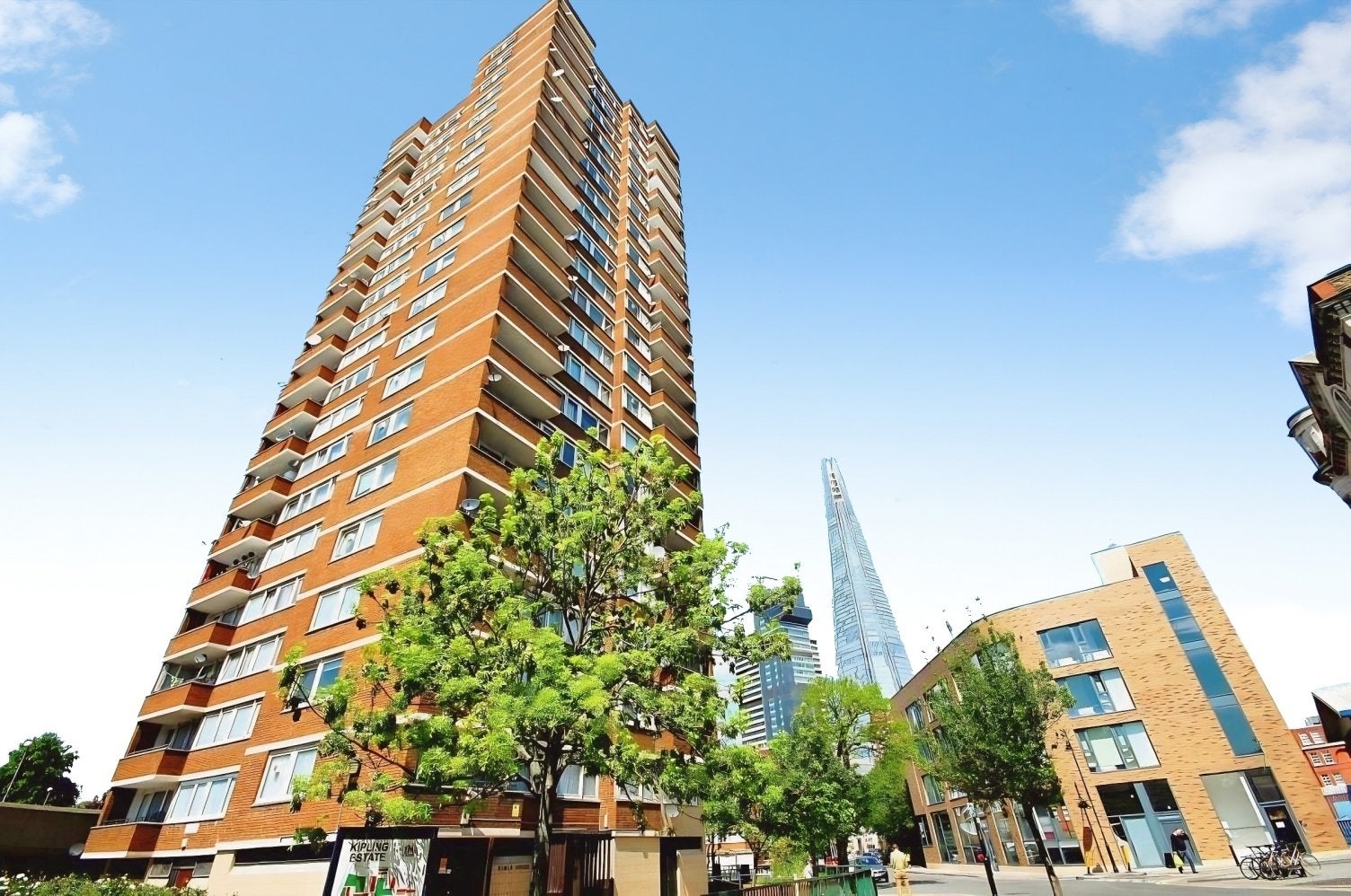 Flat Leathermarket Court in Greater London