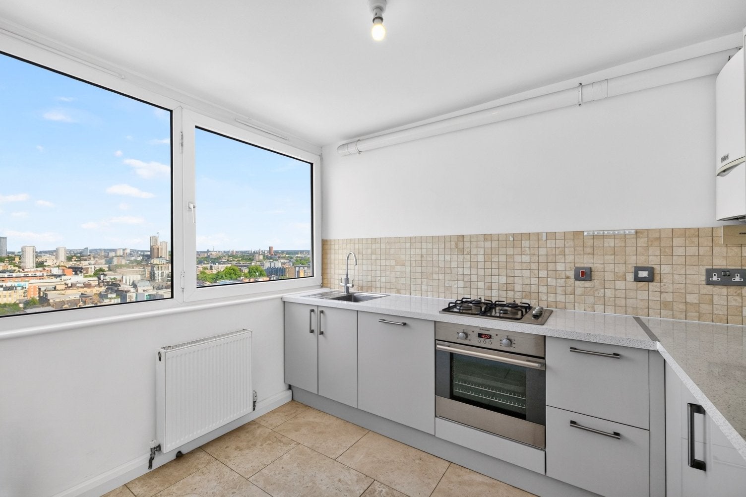 Flat Leathermarket Court in Greater London