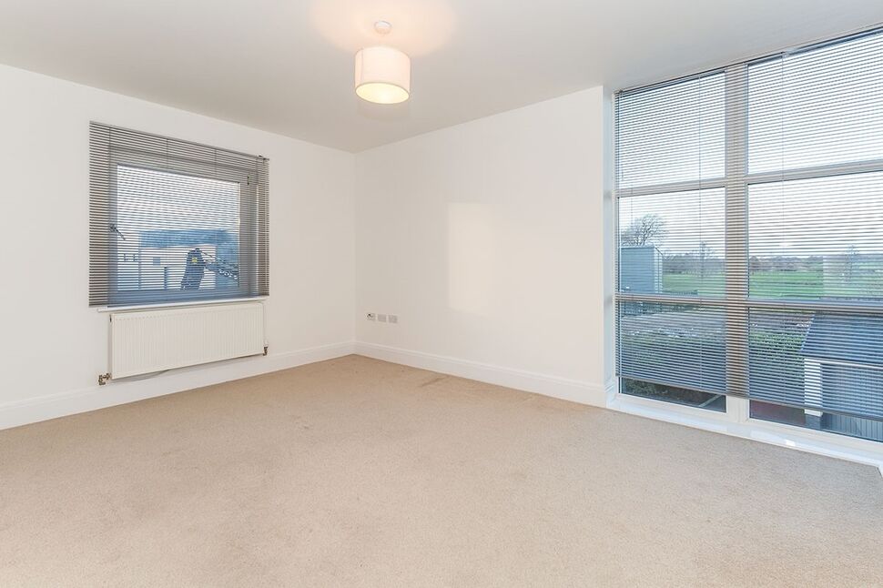 Flat Nightingale Way in Chorley