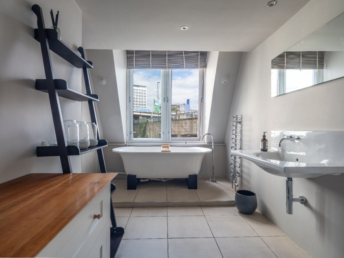 Flat Akenside Hill in Newcastle upon Tyne