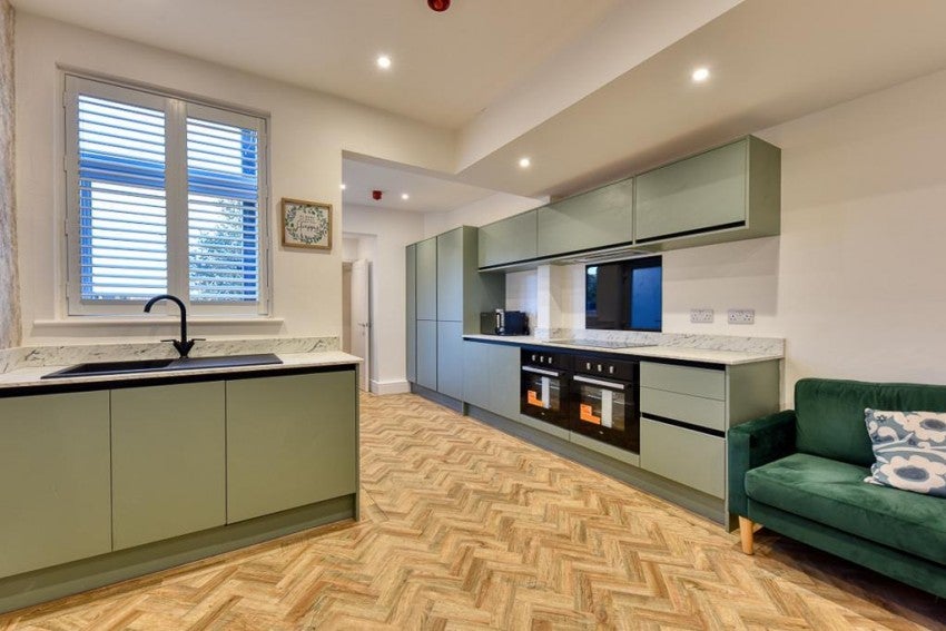 Room Chestnut Grove in Nottingham