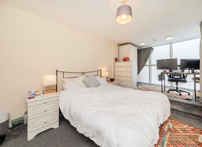 Flat Aldersgate Street in City of London