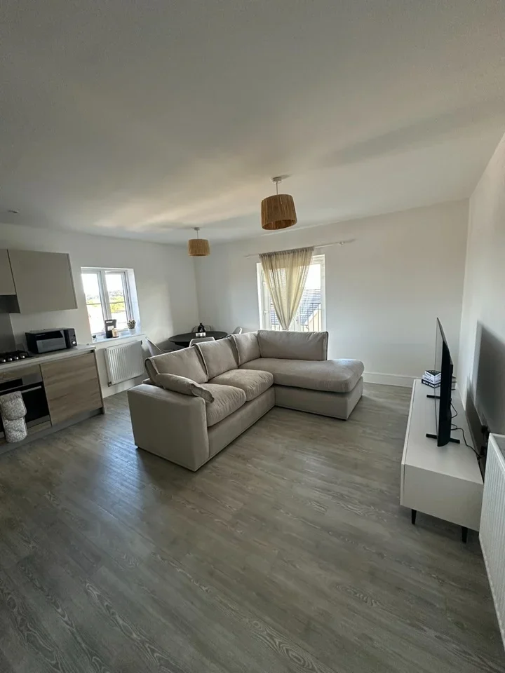 Flat Fencepiece Road in Chigwell