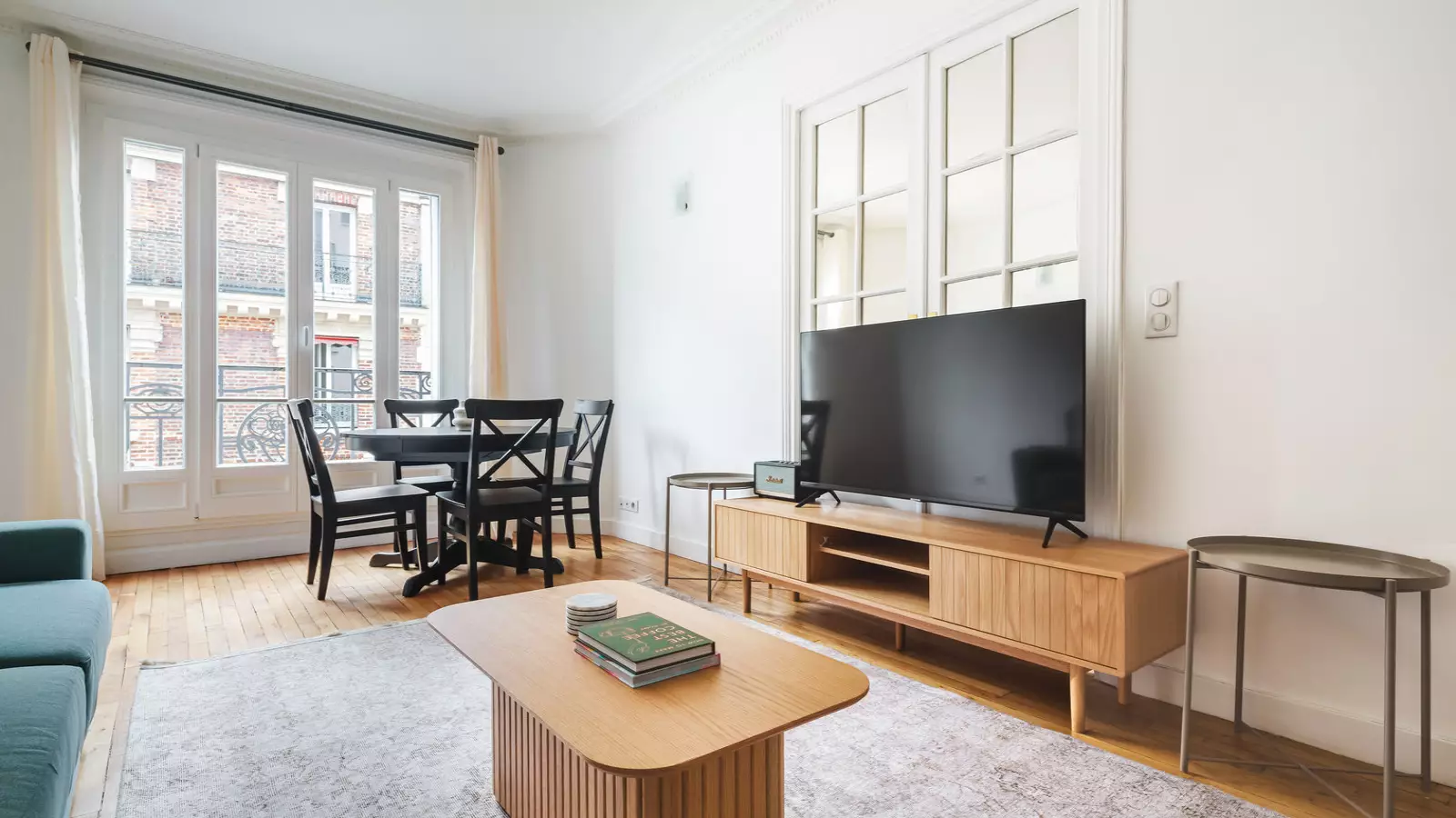 Flat Rue Bachelet in Paris