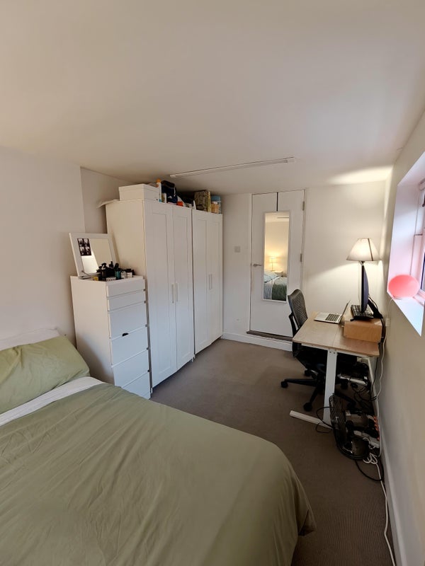 Room Southolm Street in Greater London