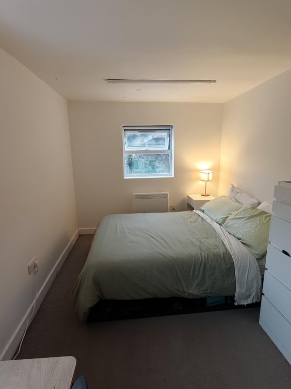 Room Southolm Street in Greater London