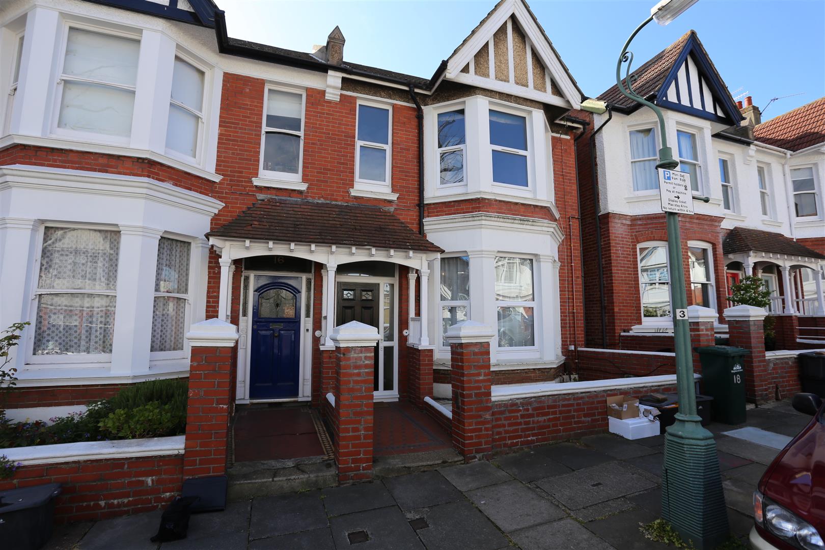 Flat Glendale Road in Hove