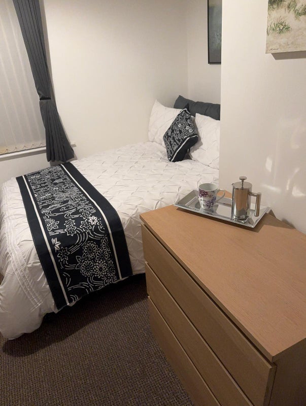 Room Harehills Lane in Leeds