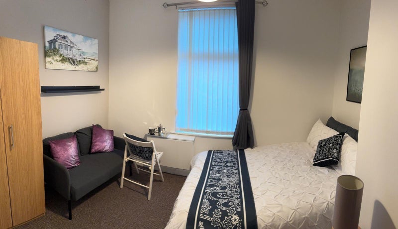 Room Harehills Lane in Leeds