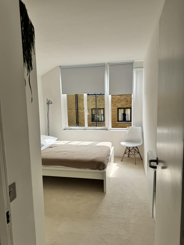 Flat Burrells Wharf Square in Greater London