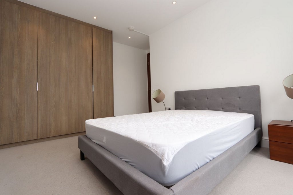Room Globe Road in Greater London