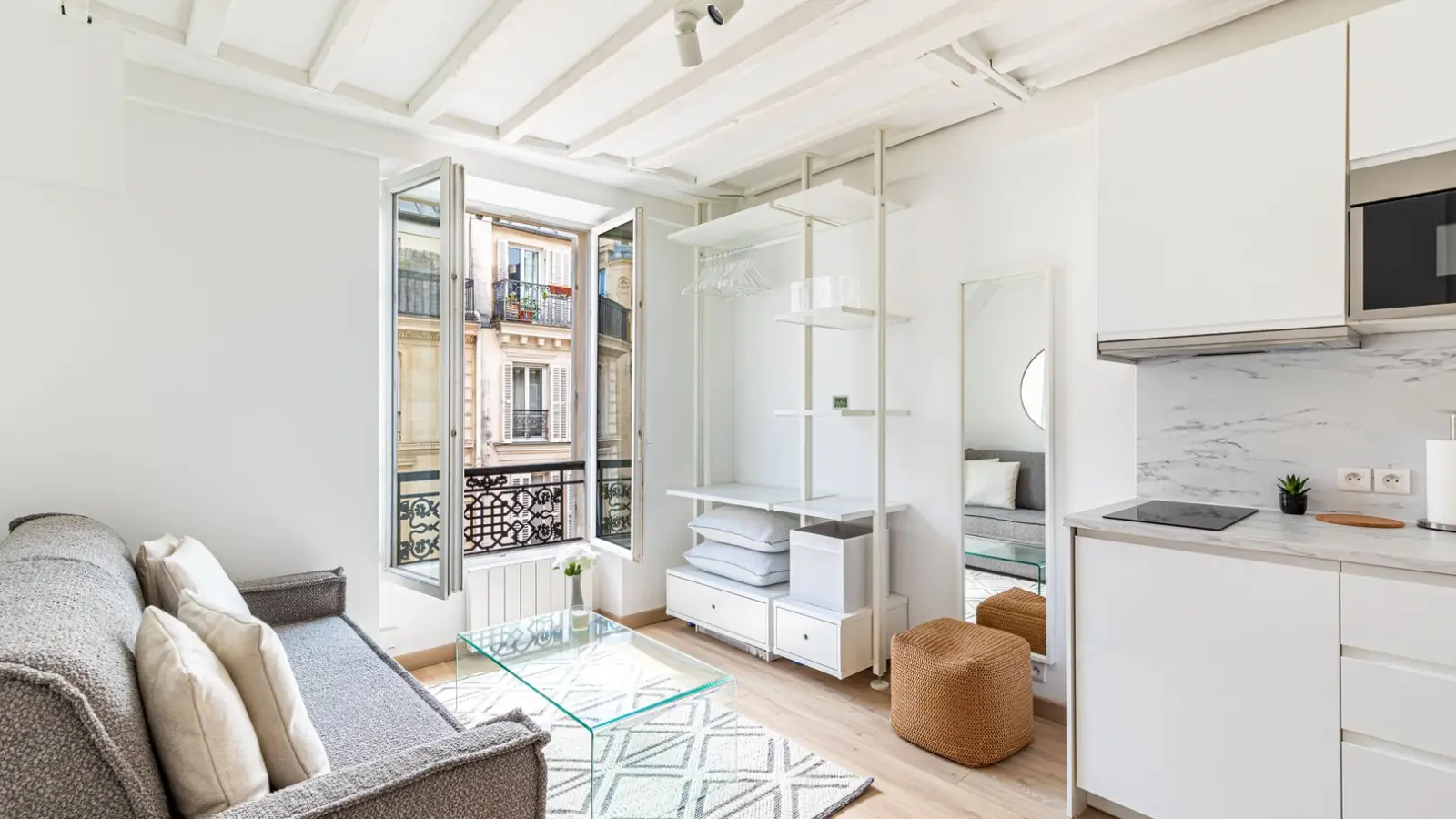 Flat Rue Duperré in Paris
