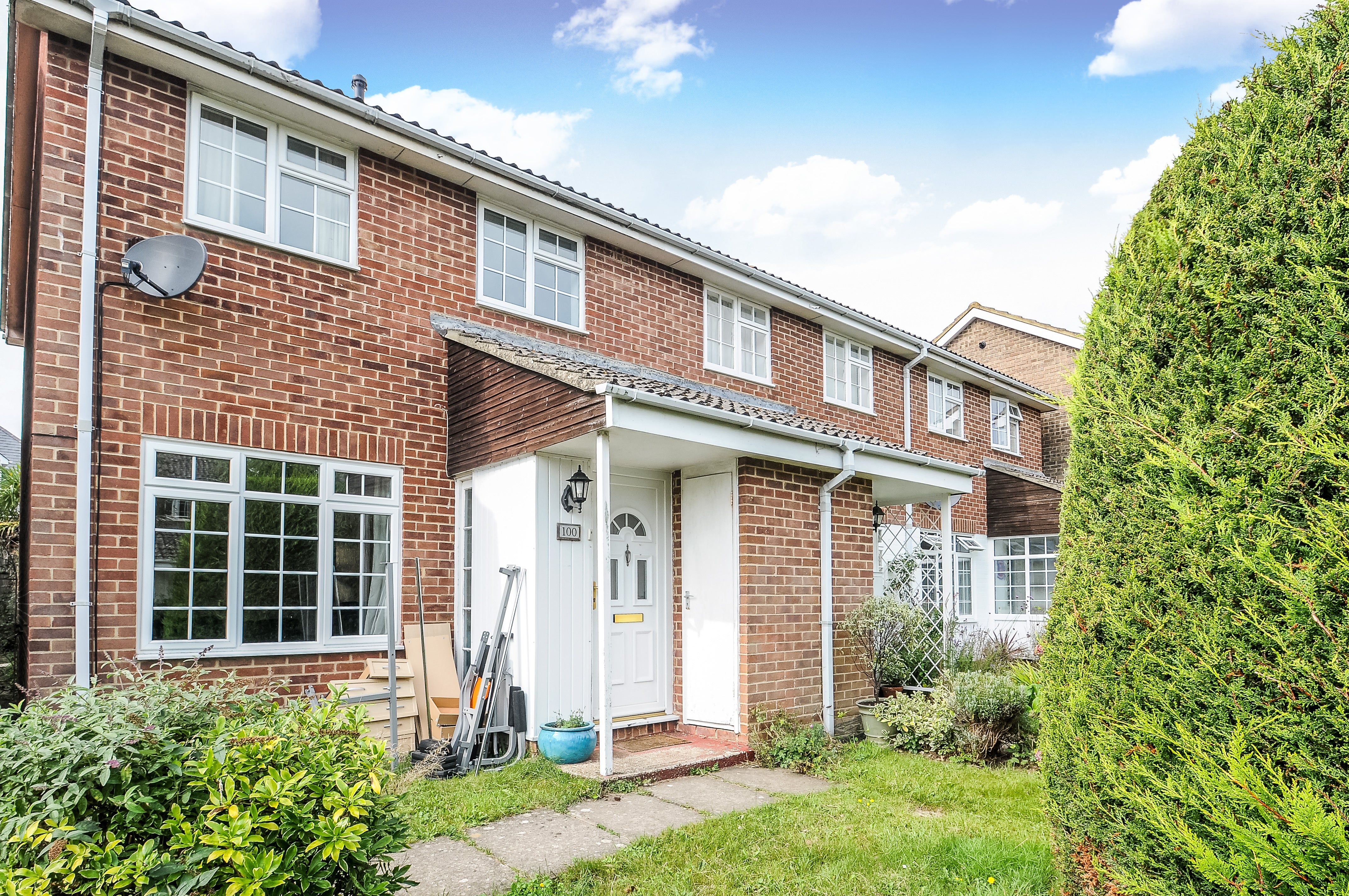 House Samber Close in New Forest