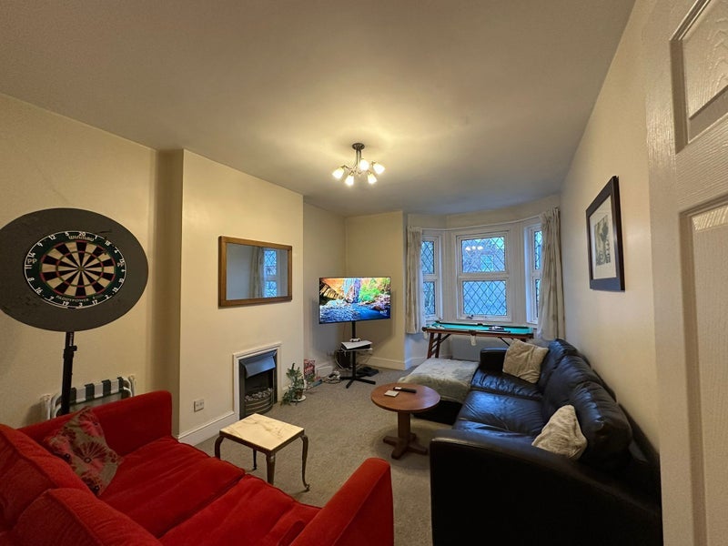 Room Nevis Road in Greater London