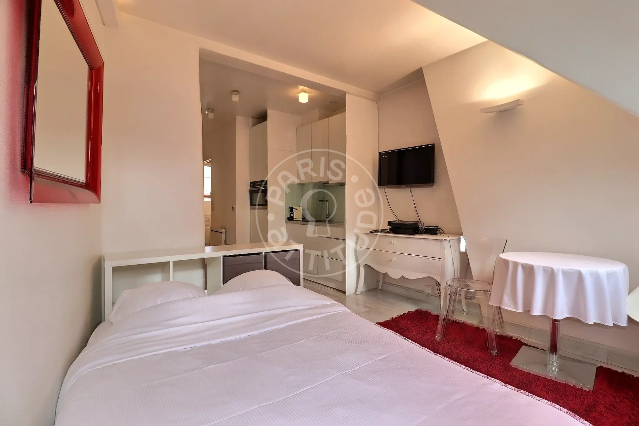 Appartement Rue du Colisée à Paris