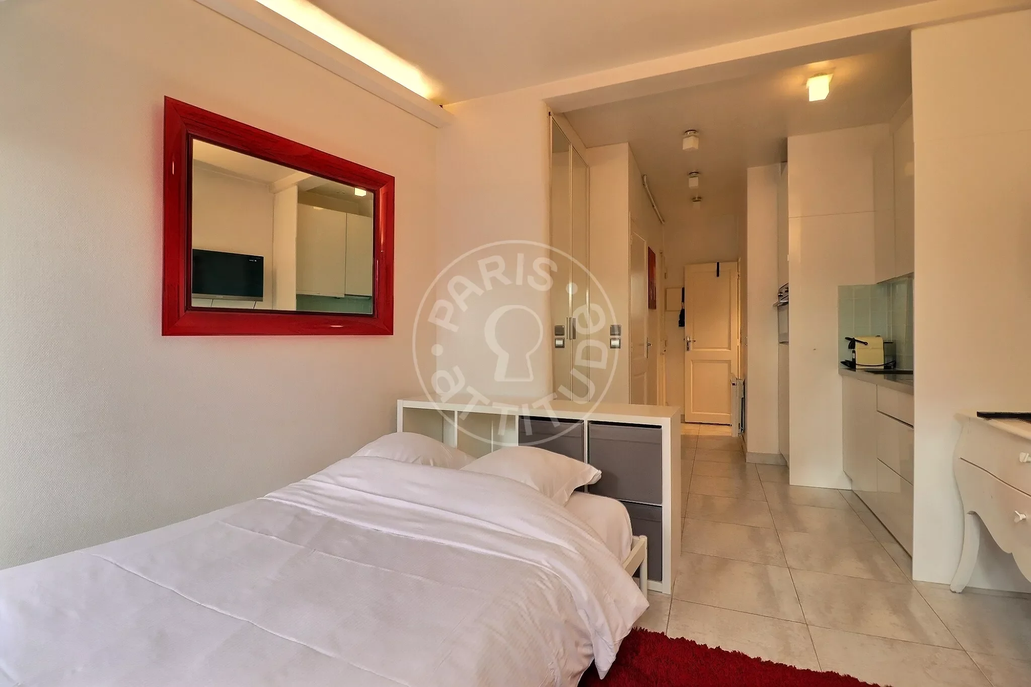 Appartement Rue du Colisée à Paris