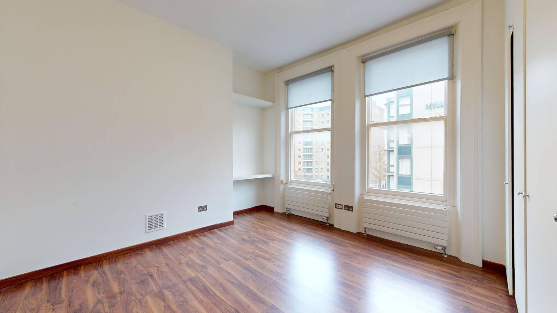 Flat Courtfield Road in Greater London