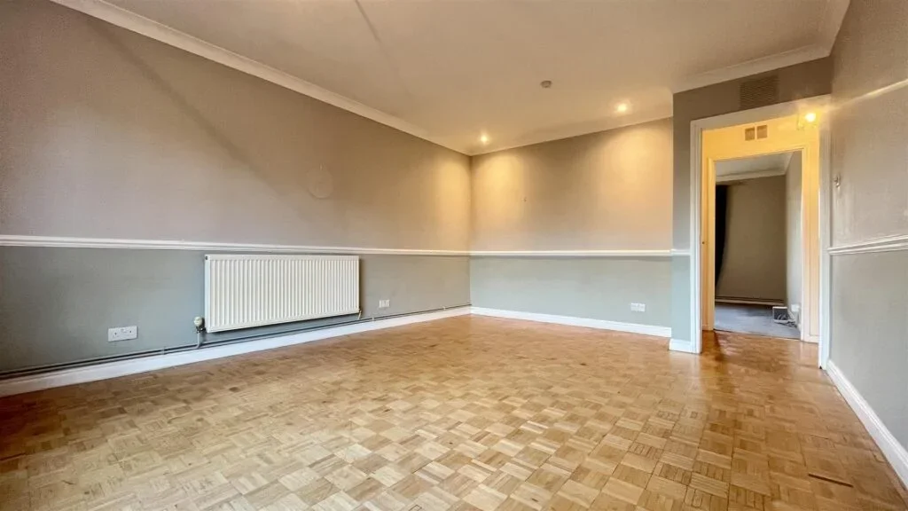 Flat Christchurch Park in Greater London