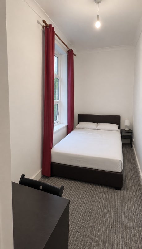 Room Uxbridge Road in Greater London