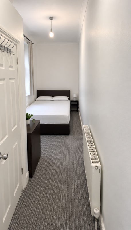 Room Uxbridge Road in Greater London