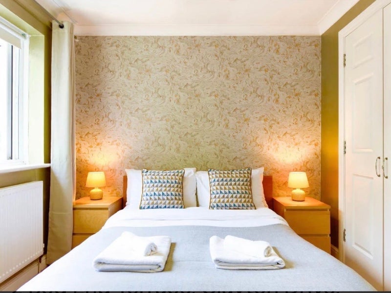 Room Sapphire Road in Greater London