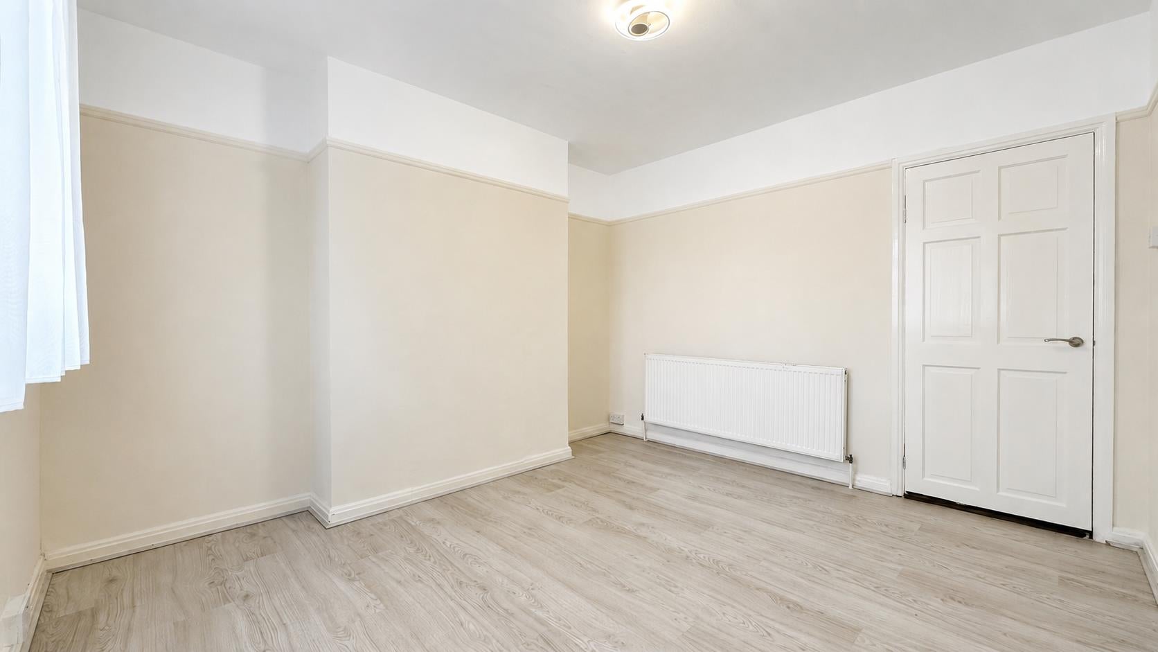 Flat Wilton Road in Greater London