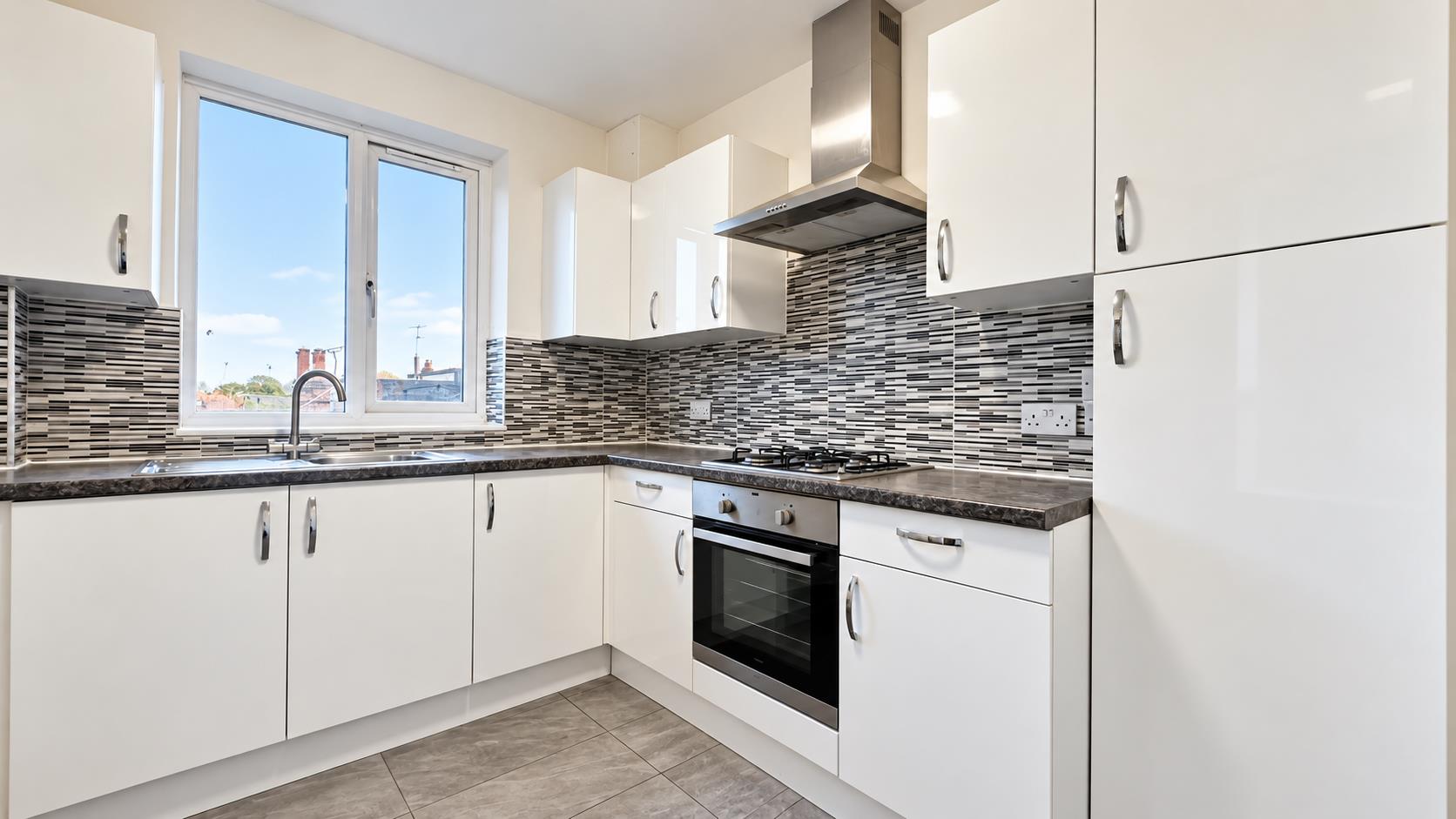 Flat Wilton Road in Greater London